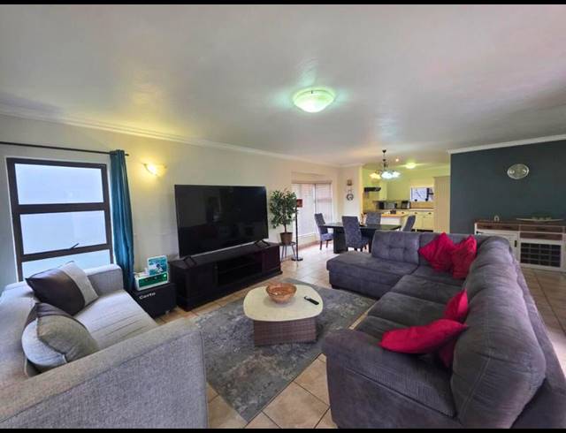 4 BEDROOM HOUSE FOR SALE IN GLEN EAGLE ESTATE